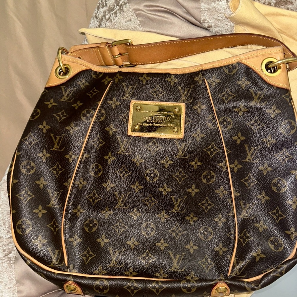 Louis Vuitton Galliera monogram pm
